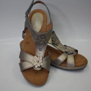 Thom‎ McAn Women's Wanda Pewter Wedge Sandals SZ 7M